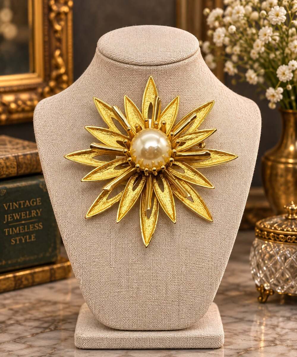 Vtg Cathe Gold Tone Starburst Flower Brooch w/ Faux Pearl Signed Large Pin MCM